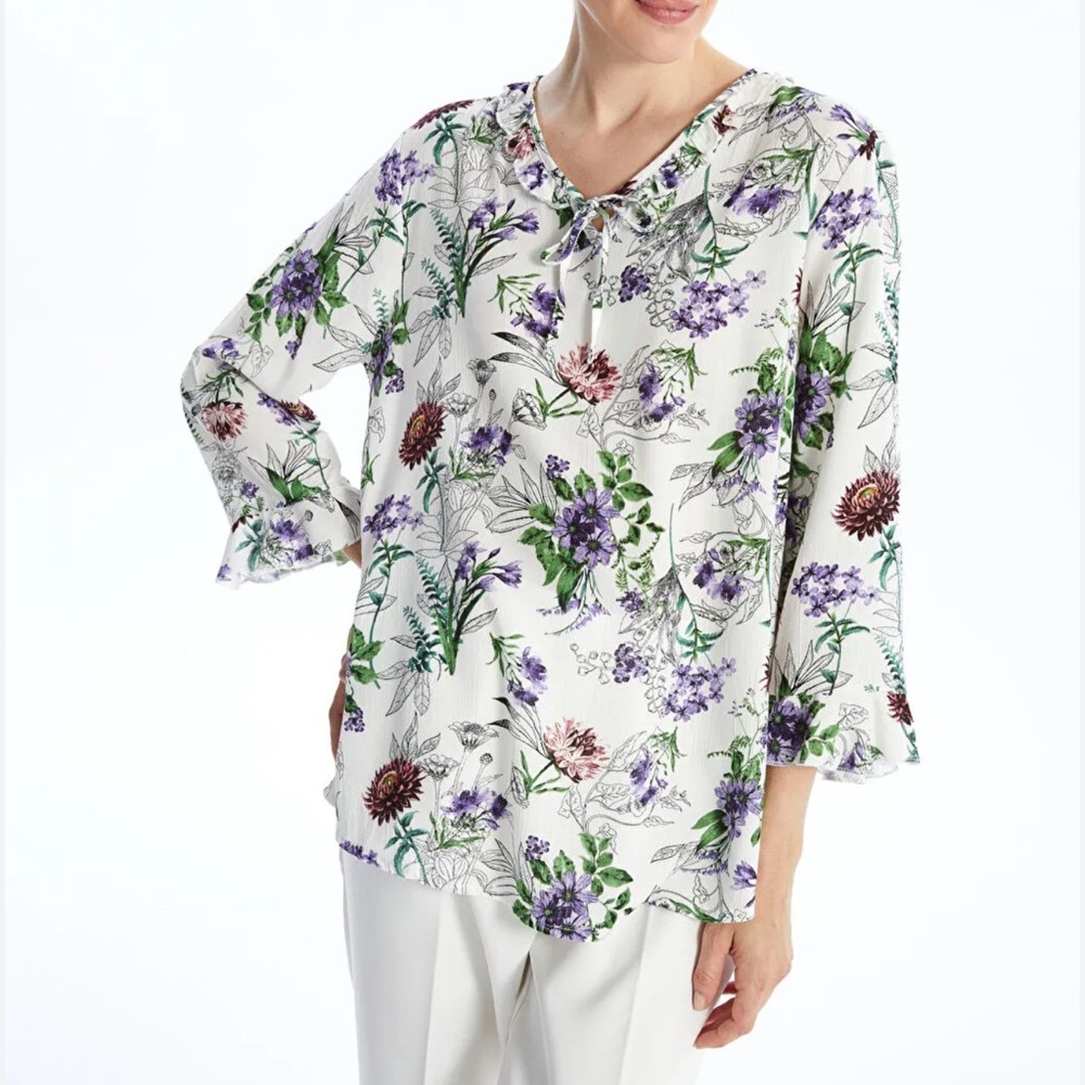 1302. AMOUR VERT‎ NEW WITH TAGS LONG SLEEVE BLOUSE 100% SILK FLORAL PATTERN MED
